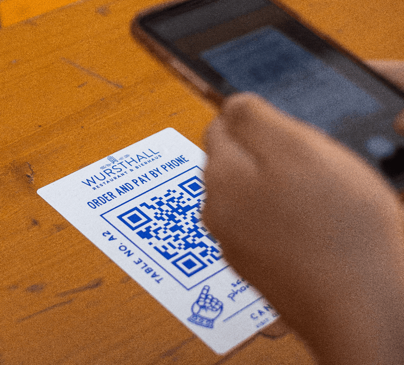 scanning qr code menu